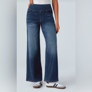 NWT- Halara- flex high waisted multi pocket wide leg jeans- petite Large